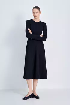 Трикотажное платье с длинным рукавом