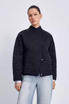 Утепленная куртка прямого силуэта