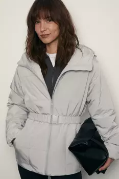 Утепленная куртка с эластичным поясом