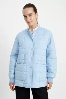 Утепленная куртка с накладными карманами