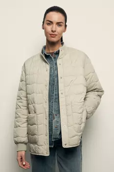 Утепленная куртка с накладными карманами