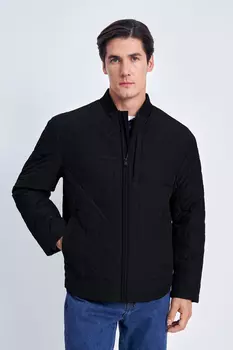 Утепленная стеганая куртка с воротником-стойкой