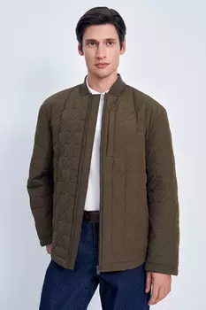 Утепленная стеганая куртка с воротником-стойкой