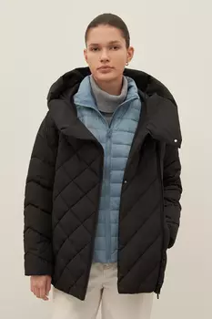 Утепленная женская куртка прямого силуэта