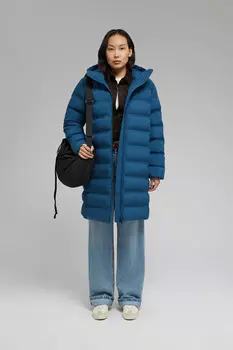 Утепленное пальто с капюшоном