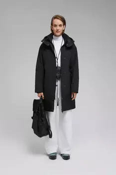 Утепленное пальто с капюшоном