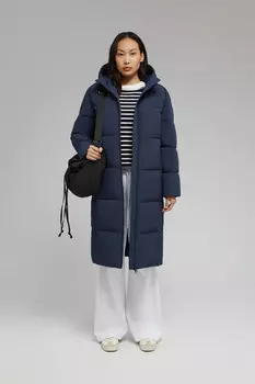 Утепленное пальто с капюшоном