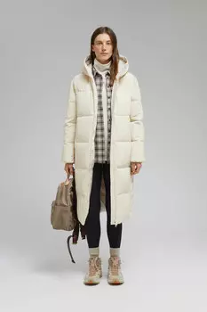 Утепленное пальто с капюшоном