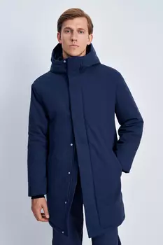 Утепленное пальто с капюшоном