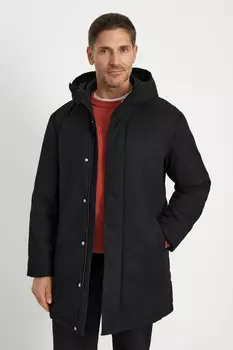 Утепленное пальто с капюшоном