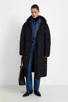 Утепленное пальто с капюшоном
