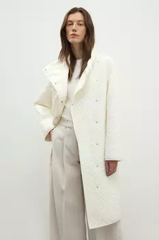 Утепленное пальто с поясом