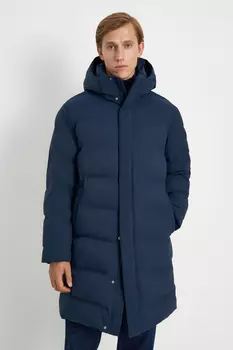 Утепленное пальто с воротником-стойкой