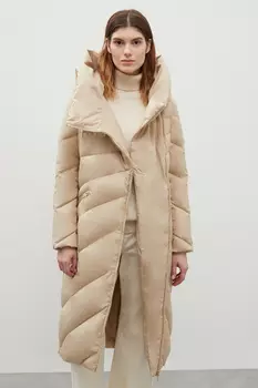 Утепленное пальто женское с капюшоном