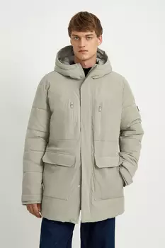 Утепленное полупальто с накладными карманами