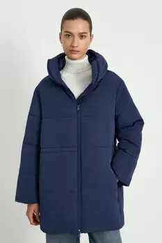 Утепленное стеганое полупальто с воротником-стойкой