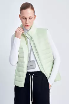 Утепленный жилет из утиного пуха