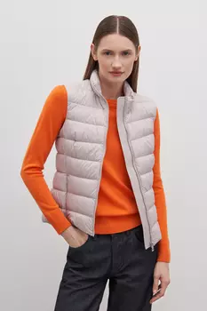 Утепленный жилет приталенного силуэта
