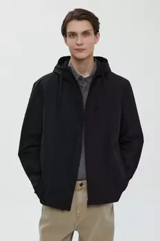 Ветровка с капюшоном