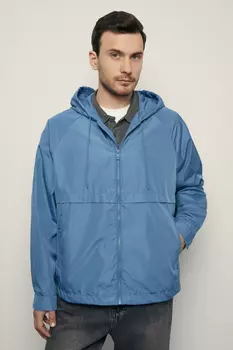 Ветровка с капюшоном