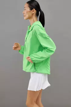 Ветровка с капюшоном из капсулы sport