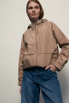 Ветровка с капюшоном на молнии