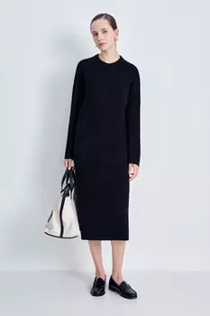 Вязаное платье полуприлегающего силуэта