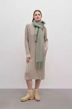 Вязаное платье с длинным рукавом