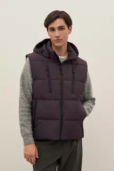 Жилет утепленный с воротником-стойкой