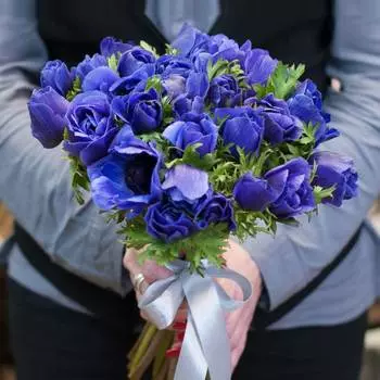 25 синих анемонов