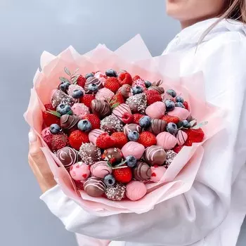 Ассорти клубники в шоколаде