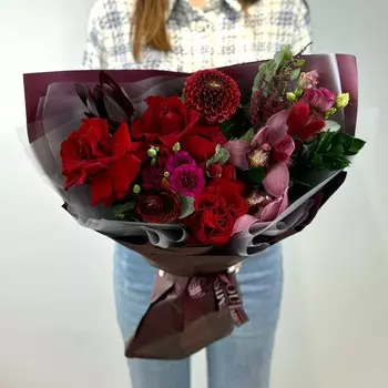 Букет из роз и орхидеи