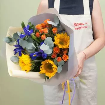 Букет с подсолнухами