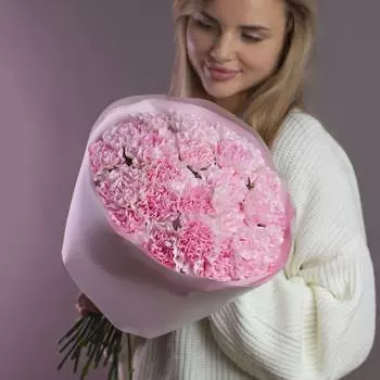 Букет с розовым диантусом 25 шт