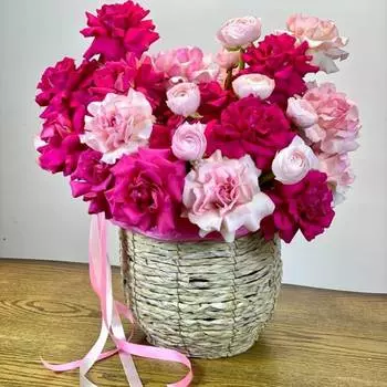 Кашпо с французкой розой