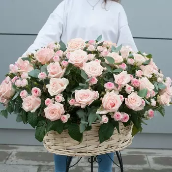 Корзина с цветами Кимберли