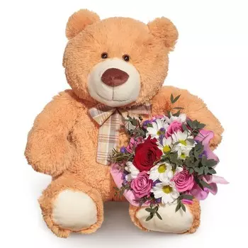 Мишка с букетом: Хризантемы и розы