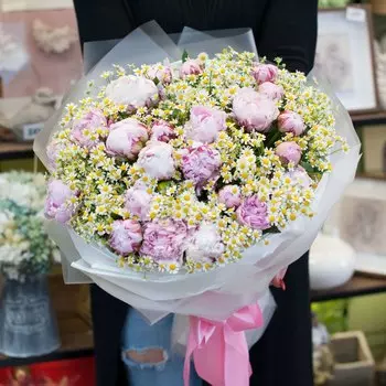 Пионы и ромашки