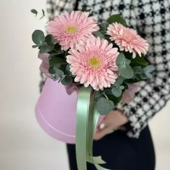 Шляпная коробка из 3 гербер