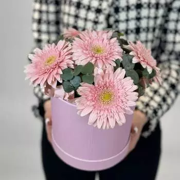 Шляпная коробка из 5 гербер