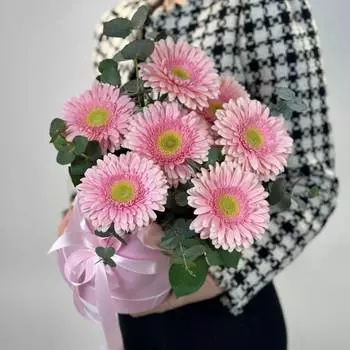 Шляпная коробка из 7 Гербер