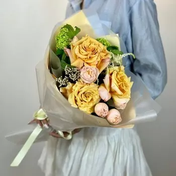 Яркий букетик с французской розочкой