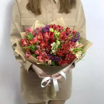 Яркий микс альстромерий