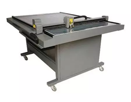 Режущий плоттер_HC-1512