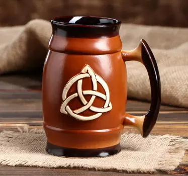 Большой бокал "Славянский оберег Триглав", цвет светло-коричневый, 0.6 л