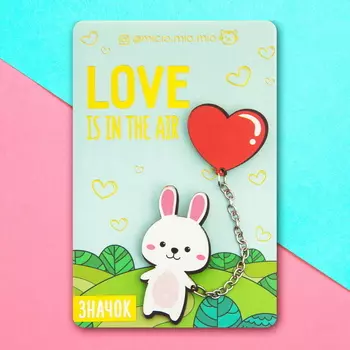 Деревянный значок с доп.элементом "Love"