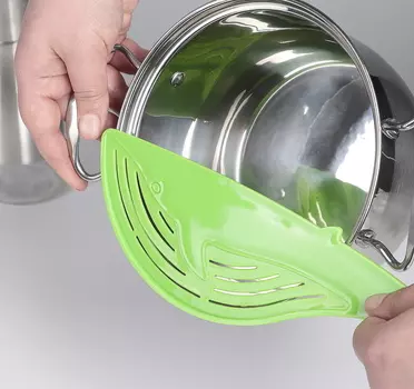 Дуршлаг на кастрюлю в форме кита, d = 30 см Фиолетовый