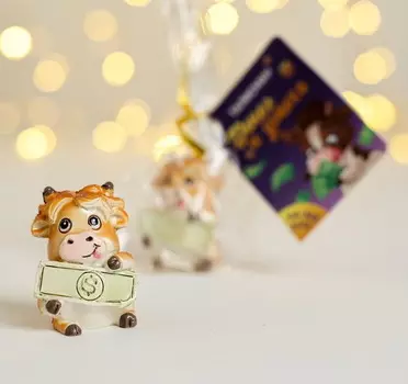 Талисман сувенир Бычок «денег и успеха», с мини-открыткой 3 х 4 см