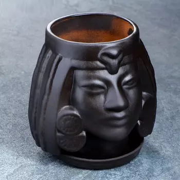 Фигурное керамическое кашпо Клеопатра 16*17*15 см Черное