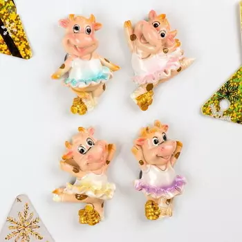 Магнит сувенир новогодний 2021 "Коровка-балерина"